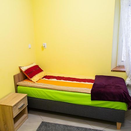 Apartament Przy Rynku Ostrowiec Świętokrzyski エクステリア 写真