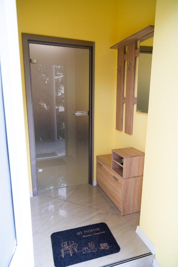 Apartament Przy Rynku Ostrowiec Świętokrzyski エクステリア 写真