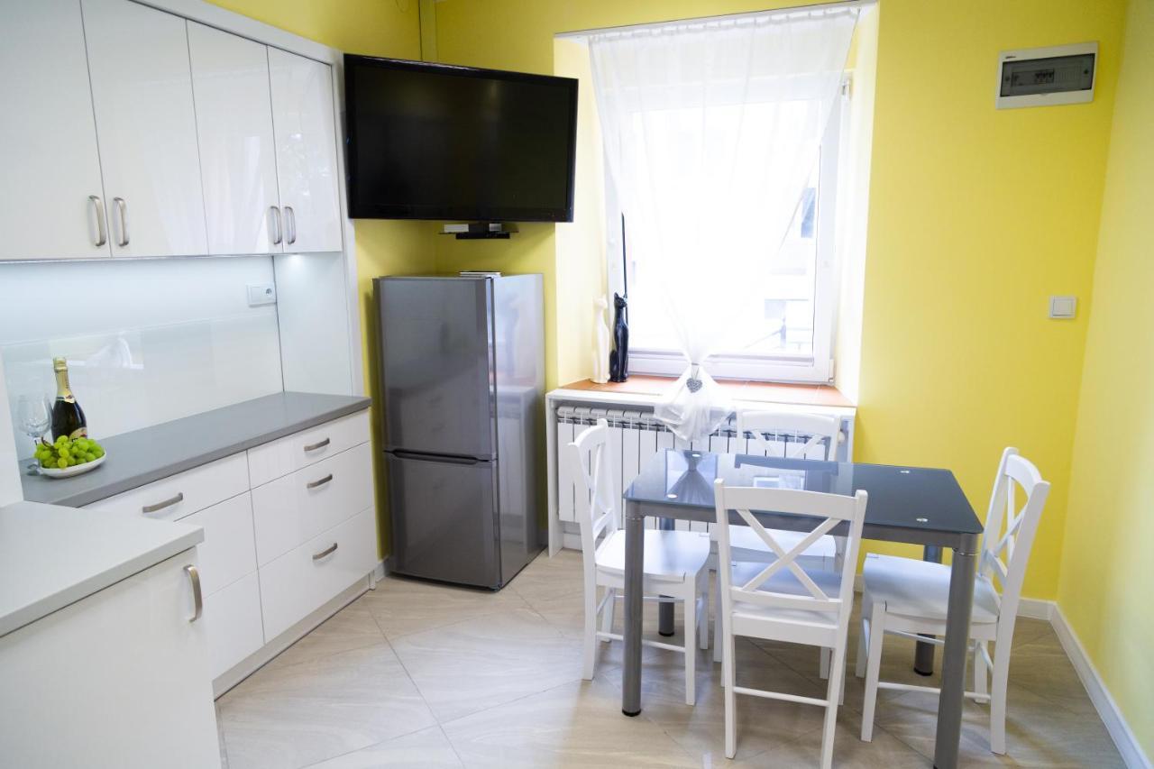 Apartament Przy Rynku Ostrowiec Świętokrzyski エクステリア 写真